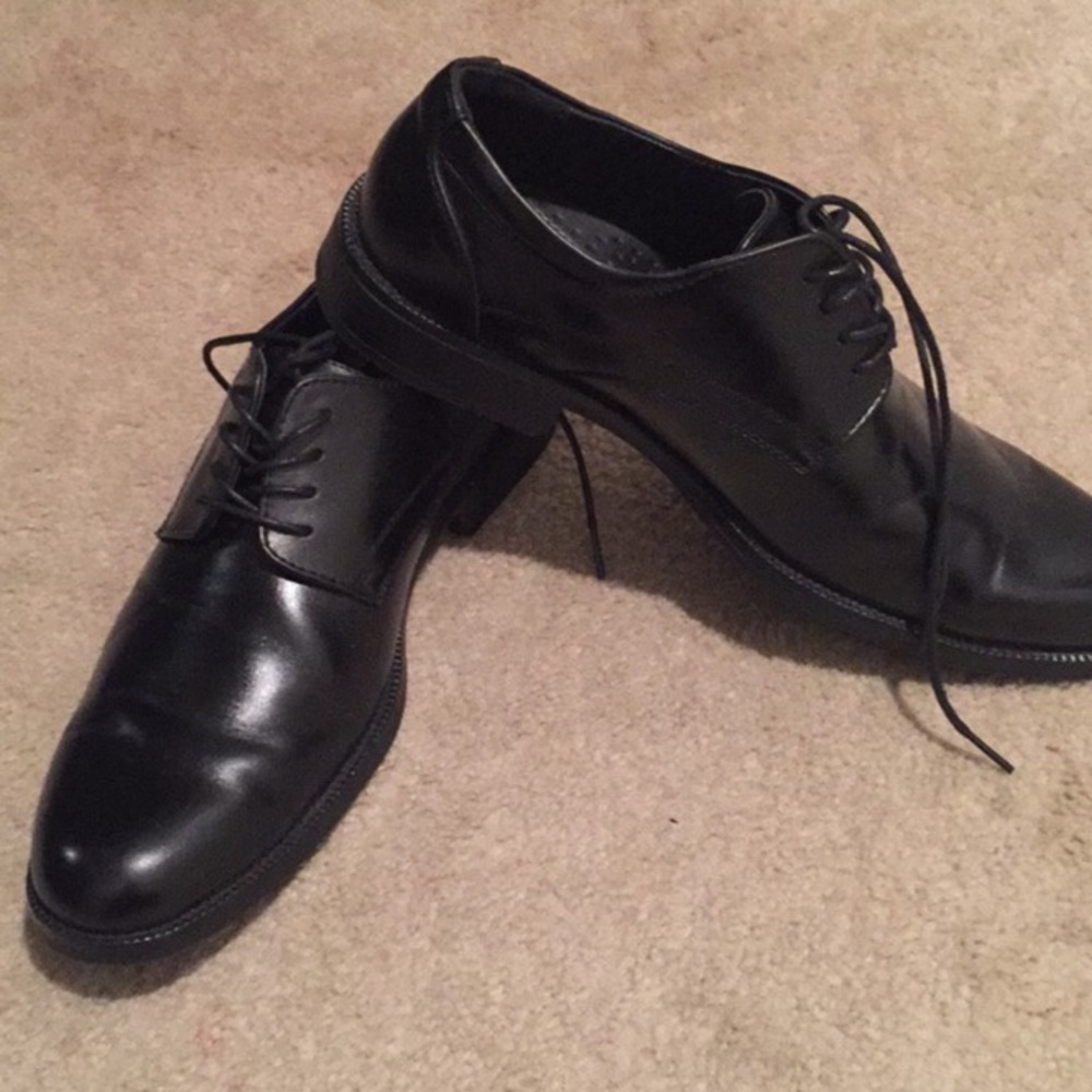 Brand new black dresss shoes worn once